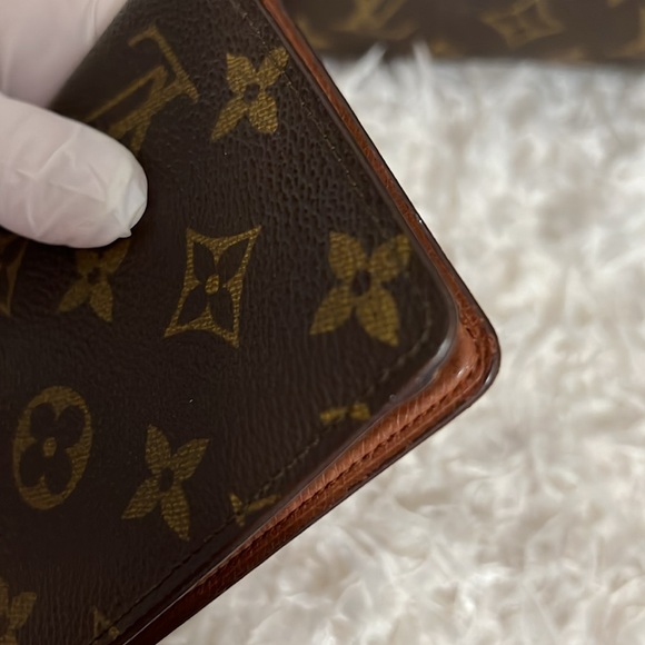 Vintage Louis Vuitton Monogram Bifold Unisex Wallet - Picture 11 of 17